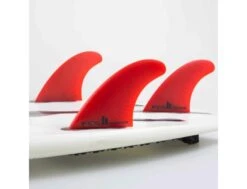 FCS II Accelerator Neo Glass Red Eco Blend Thruster - Large -Vague Surfing Oceane Boutique fcs ii accelerator neo glass red eco blend thruster large fcs 6